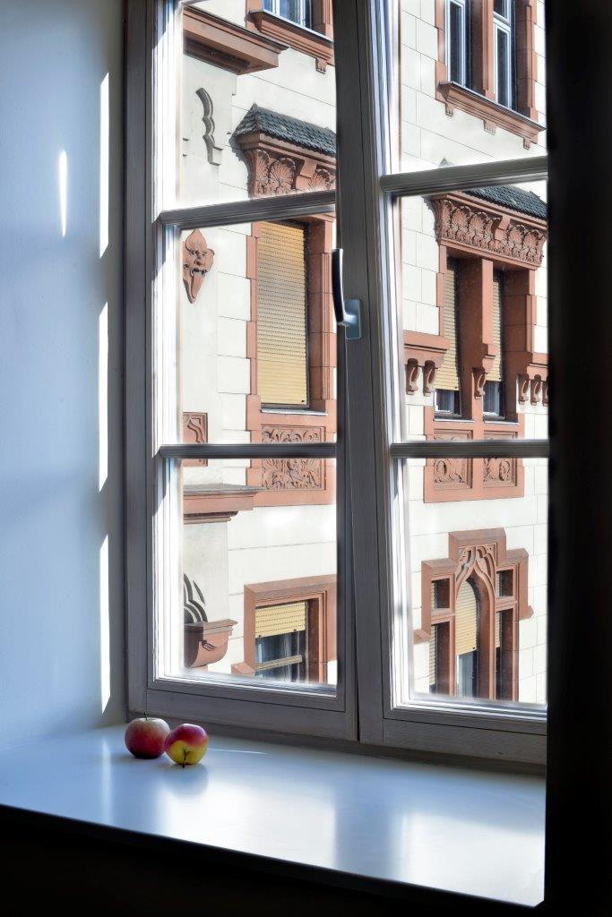 AJM okna v hotelu Maribor ohranjalo kulturno dediščino, hkrati pa zagotavljalo vse prednosti sodobnih oken, z dobro zvočno in toplotno izolacijo na čelu.